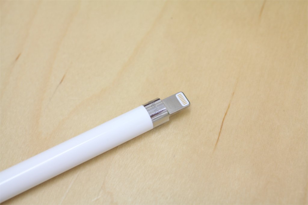 Apple Pencil の Lightningコネクタ