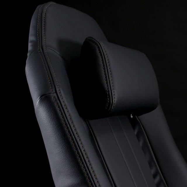 椅子內部使用國產皮革