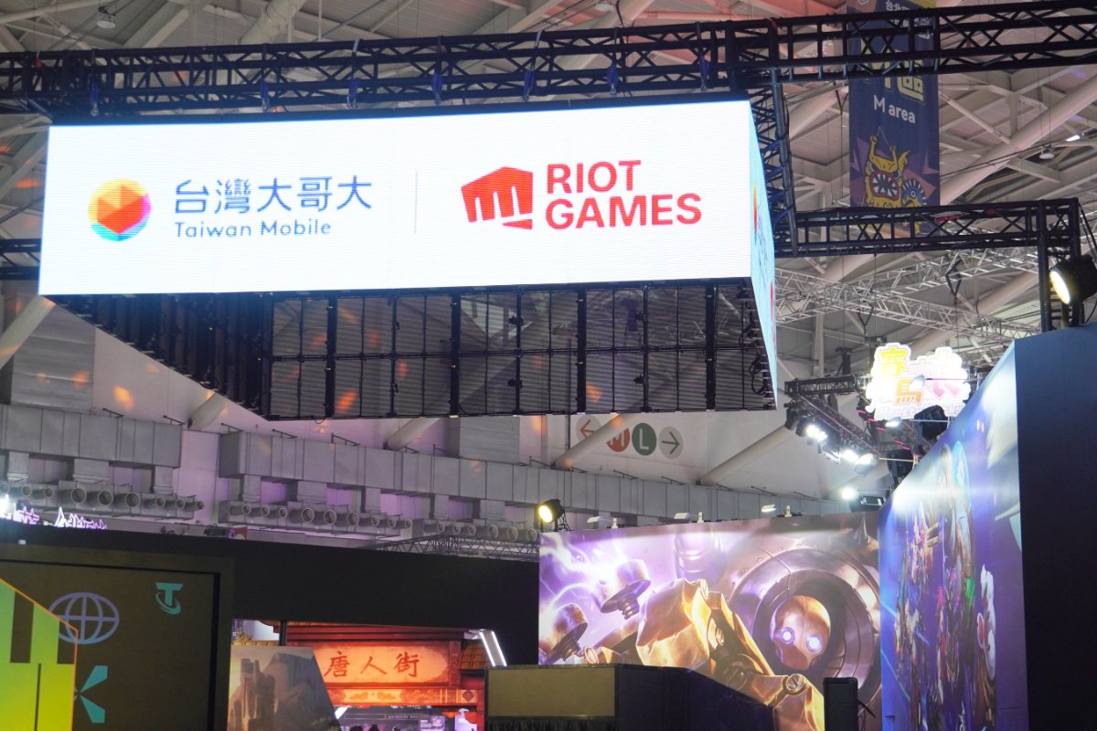 台灣大哥大/Riot Gamesブース